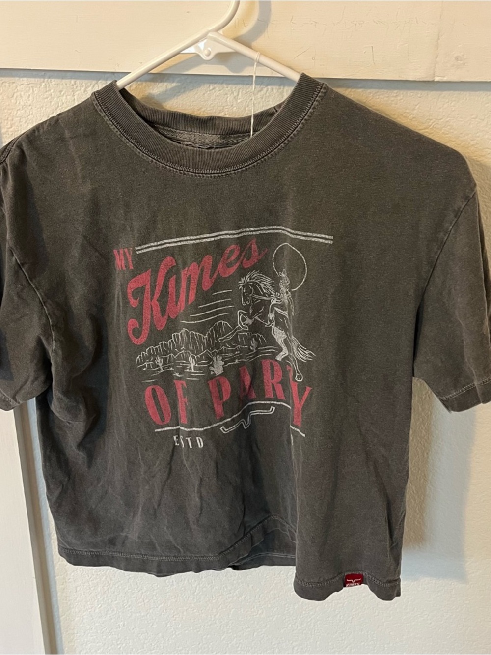 Kimes Women's Medium Cropped T-shirt.